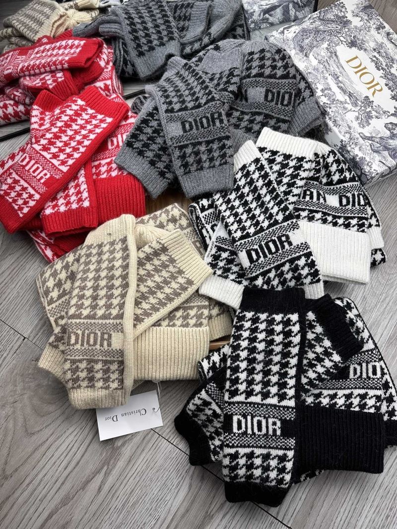 Christian Dior Caps Scarfs